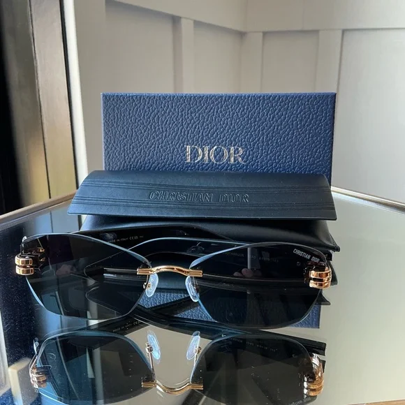 Dior Men's Black Sunglasses with Gold Hardware - Picture 2 of 10